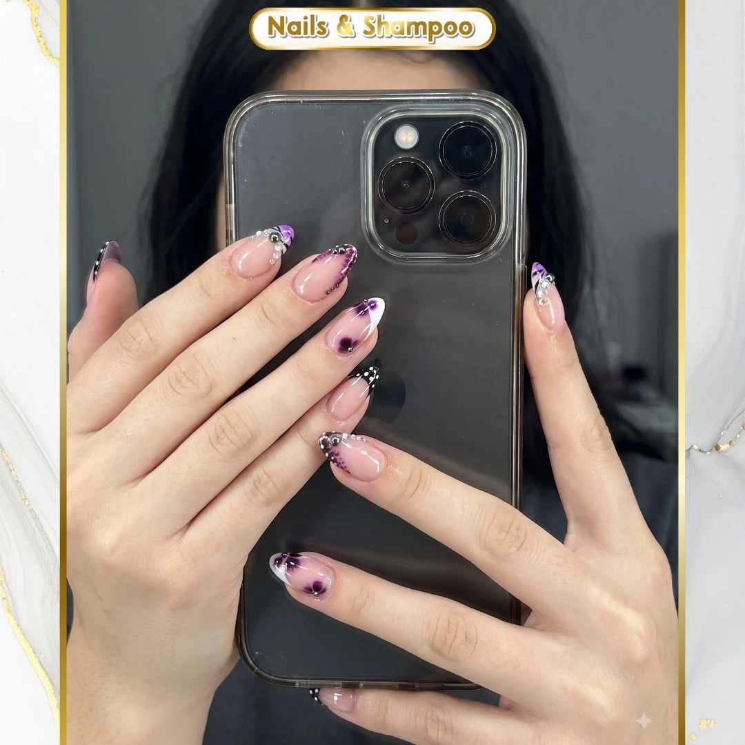 Gel nails art